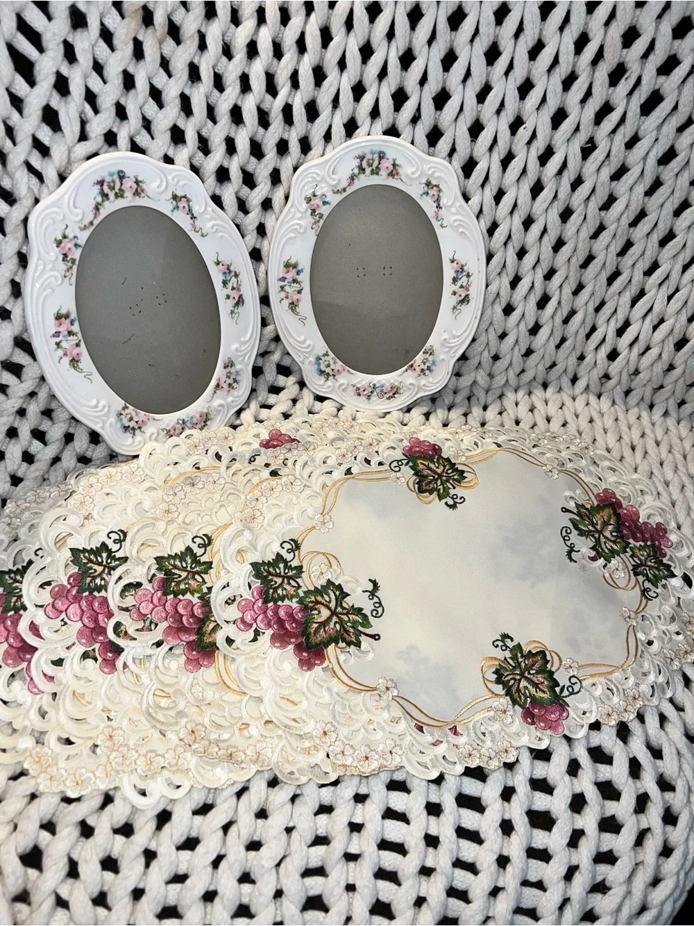 White Decorative Floral Wall frames with Place mats